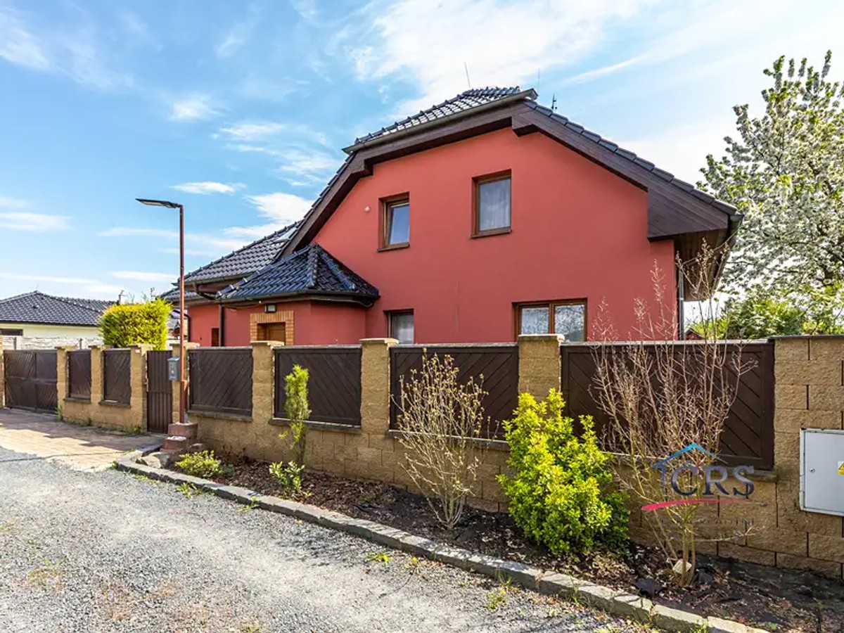 Prodej domu 240 m², pozemek 840 m²