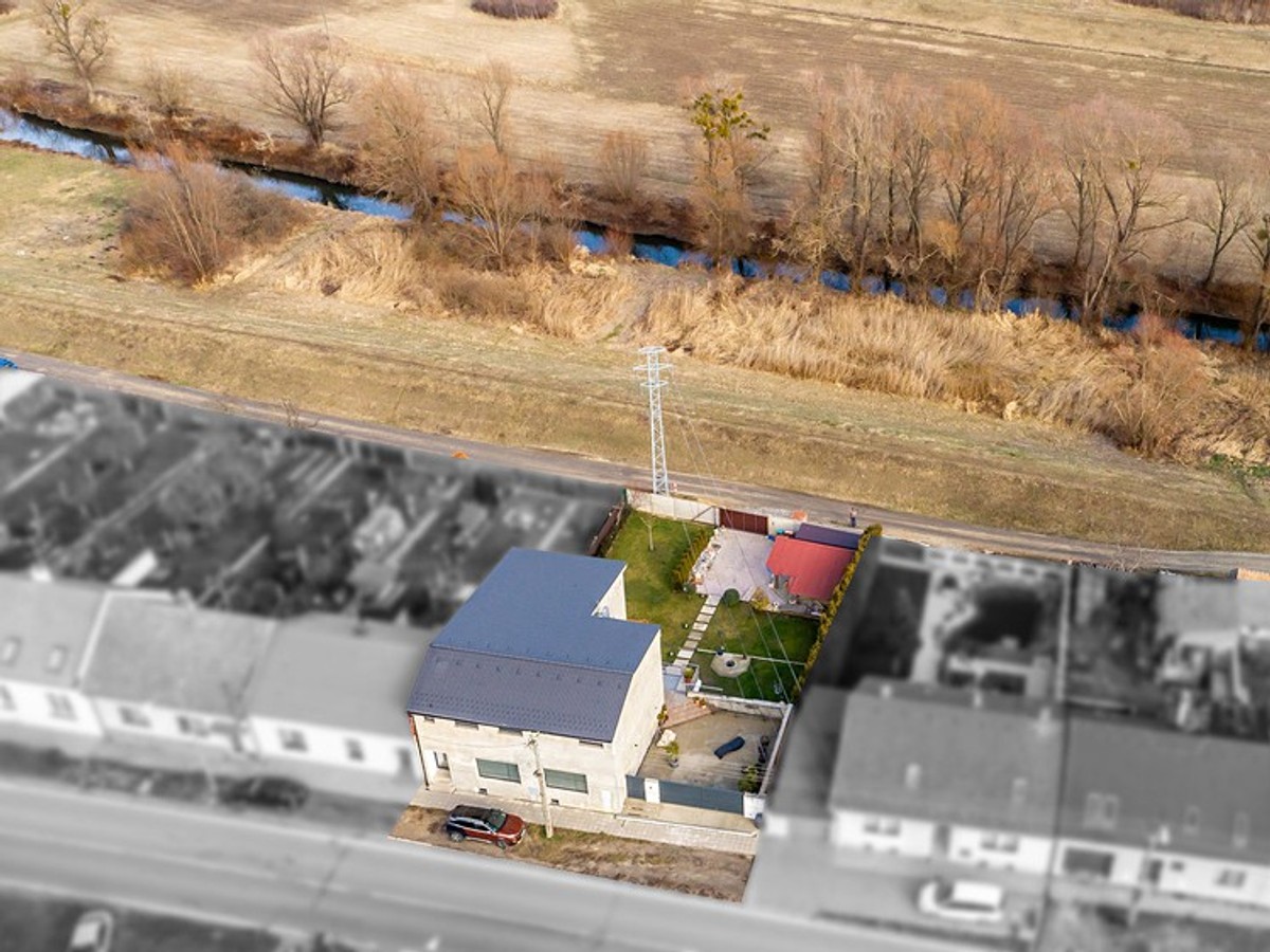 Prodej domu 414 m², pozemek 699 m²