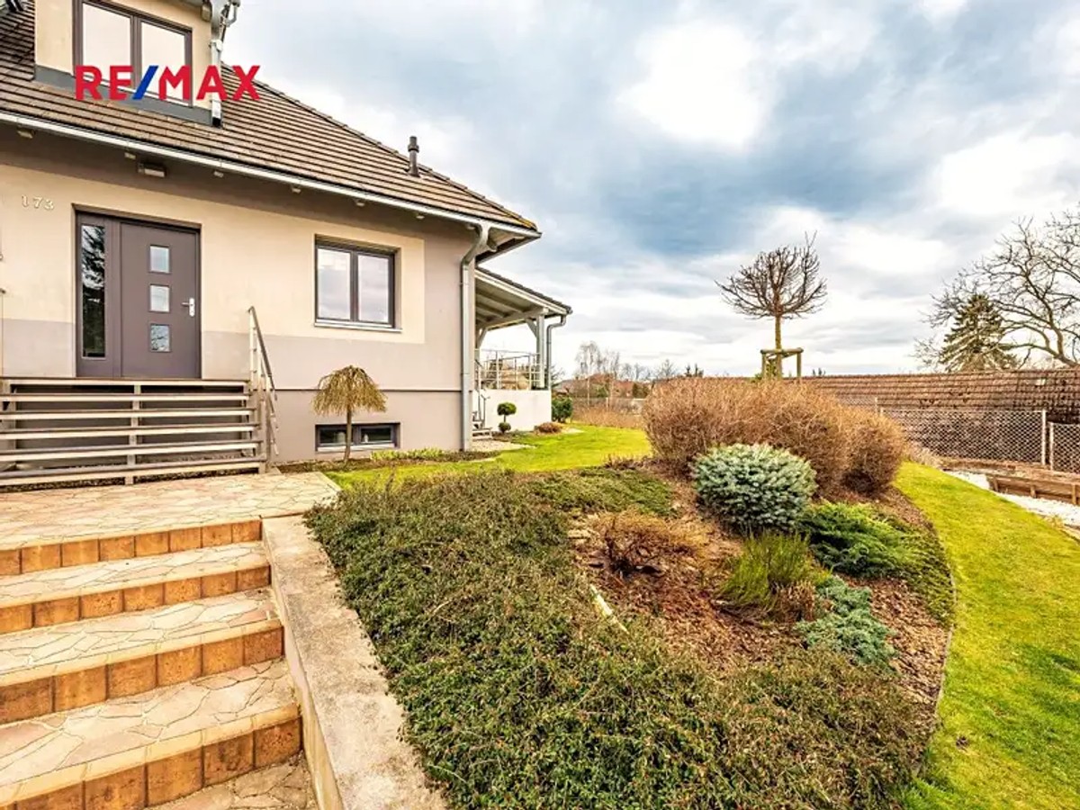 Prodej domu 198 m², pozemek 697 m²