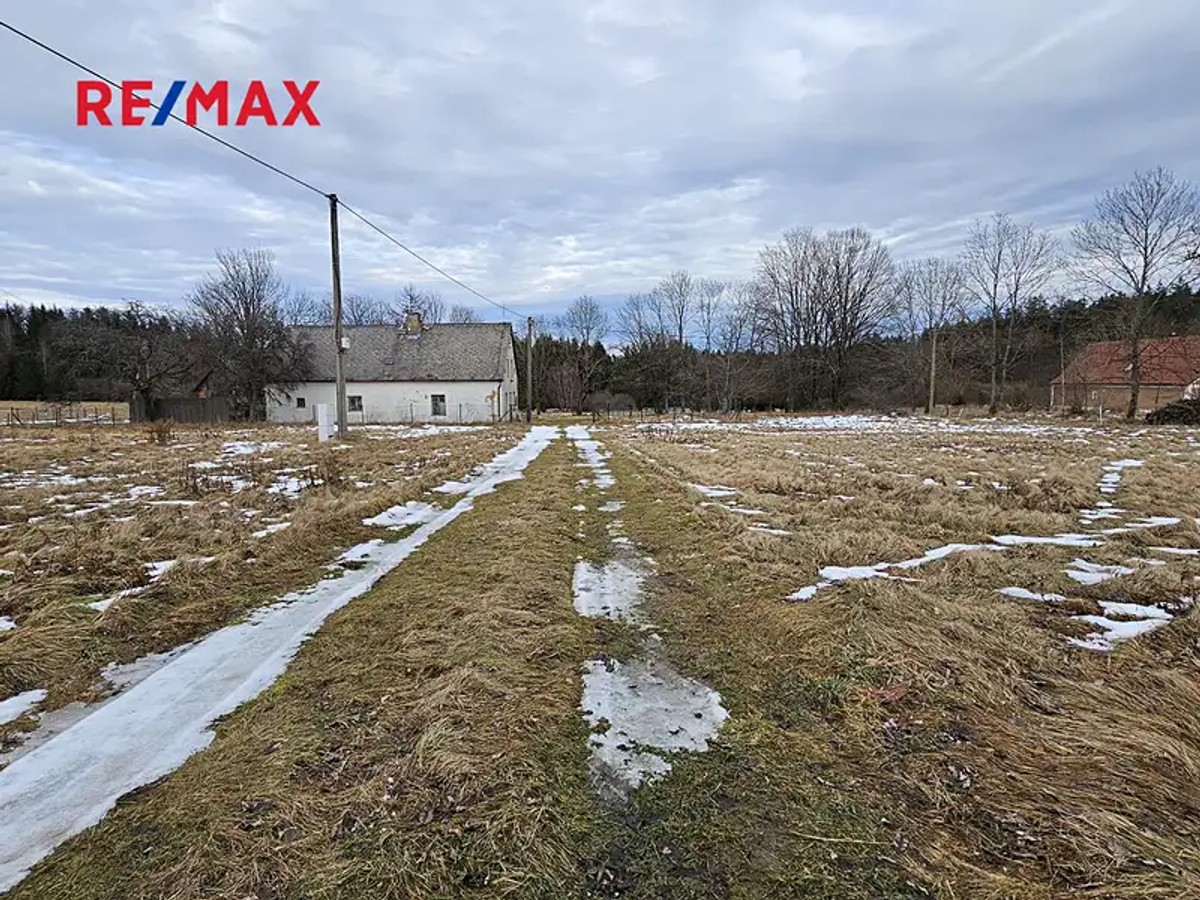 Prodej stavebního pozemku 8071 m²