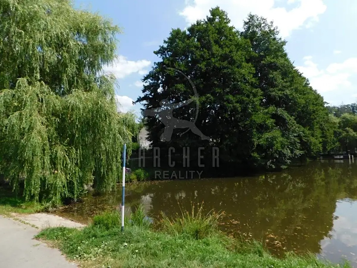 Prodej stavebního pozemku 958 m²