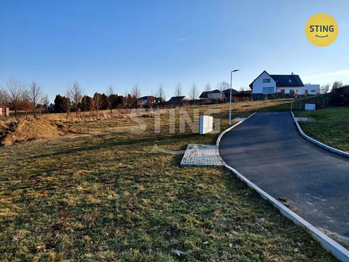 Prodej stavebního pozemku 1077 m²