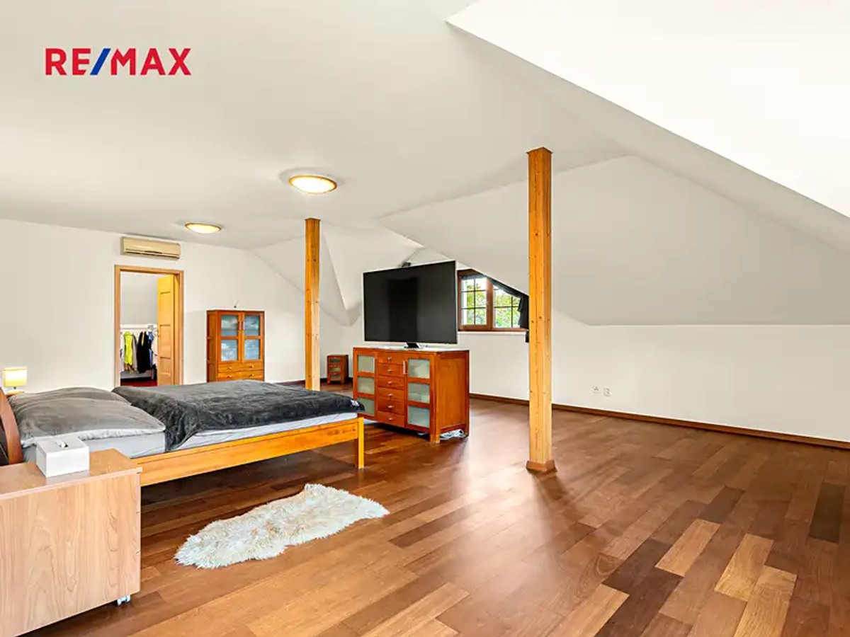 Prodej domu 307 m², pozemek 823 m²