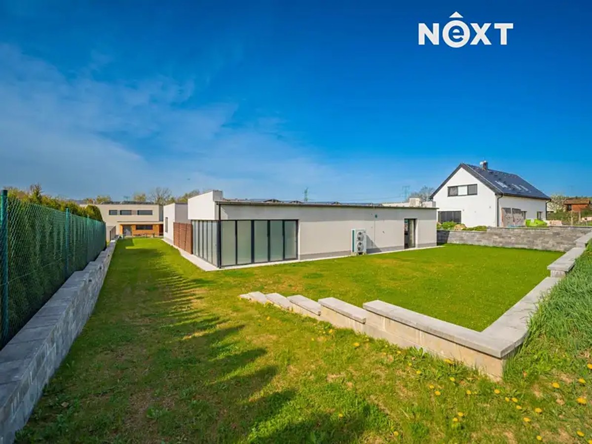 Prodej vily 300 m², pozemek 1066 m²