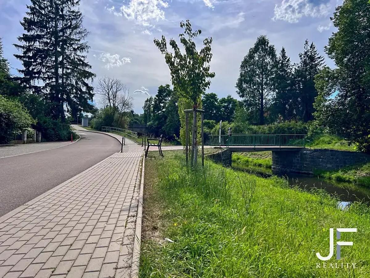 Prodej stavebního pozemku 1088 m²