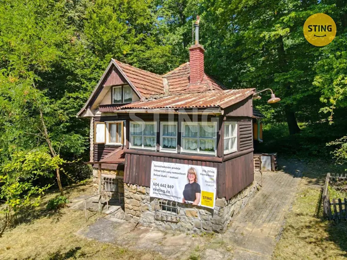 Prodej stavebního pozemku 833 m²