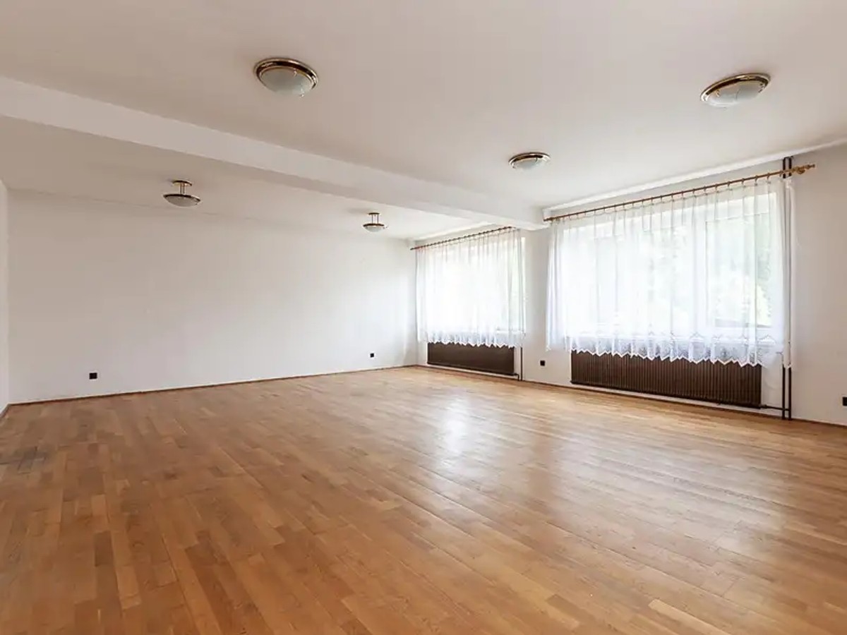 Prodej domu 450 m², pozemek 1292 m²
