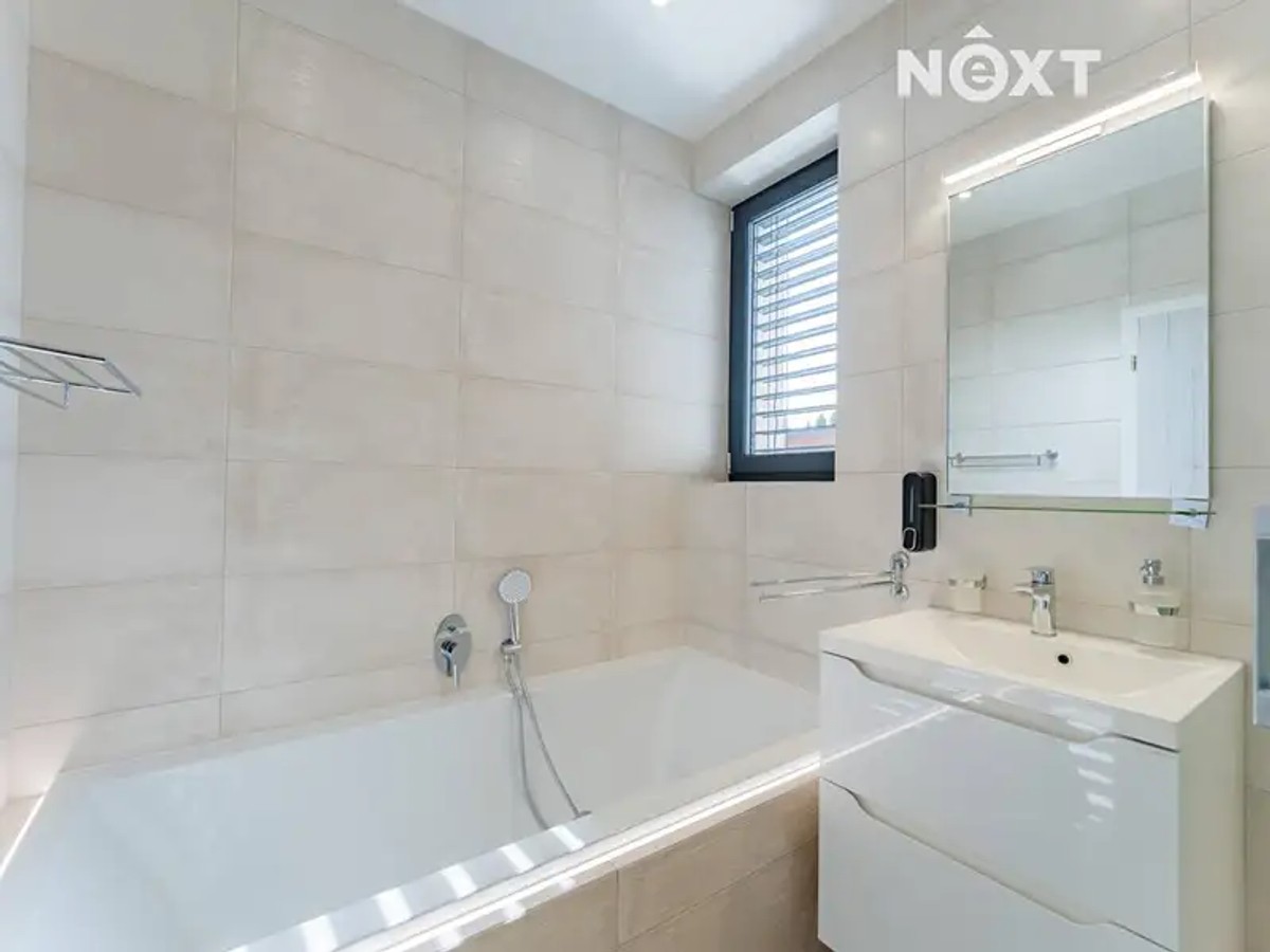Prodej vily 300 m², pozemek 1066 m²