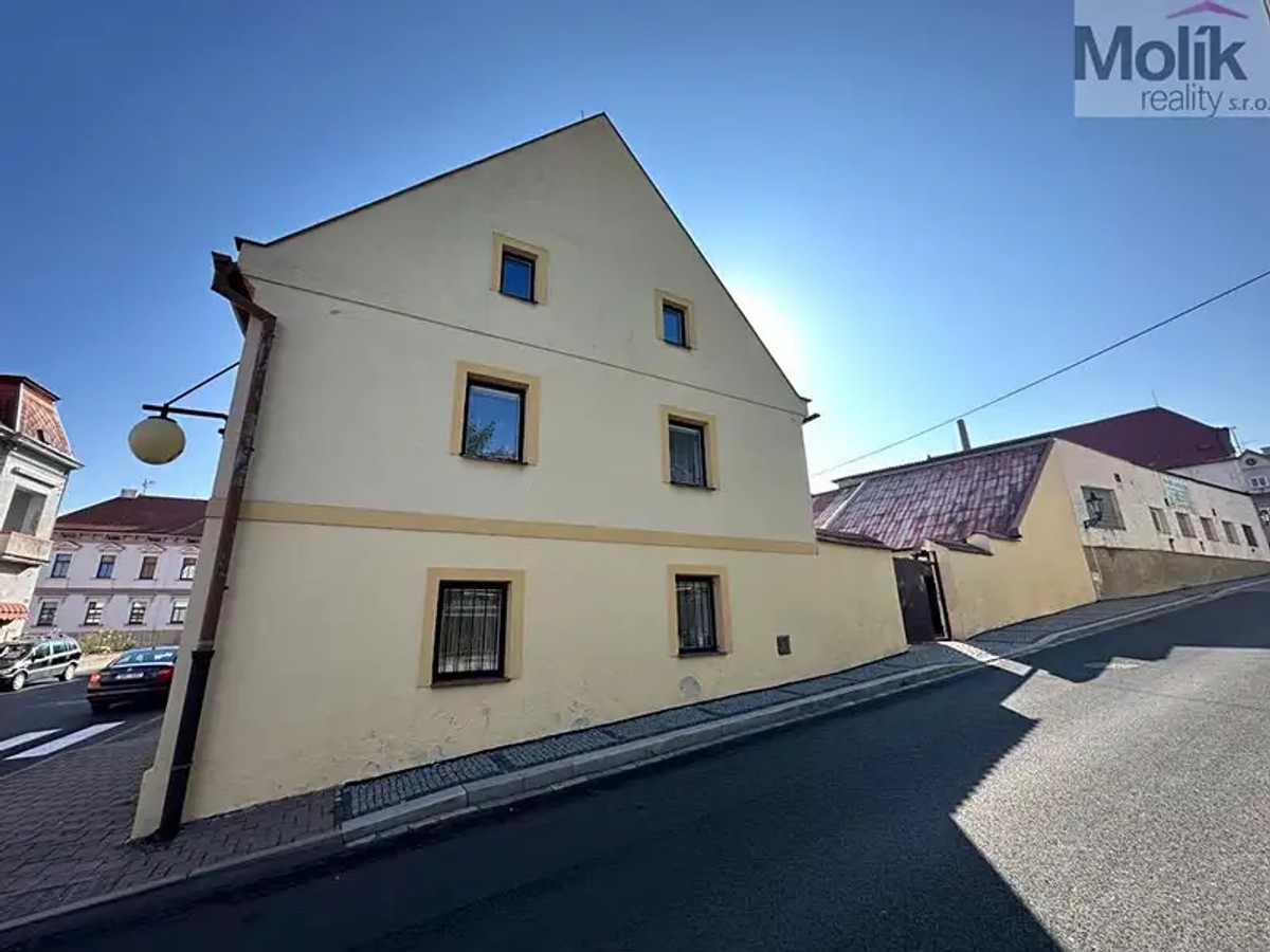 Prodej domu 397 m², pozemek 359 m²