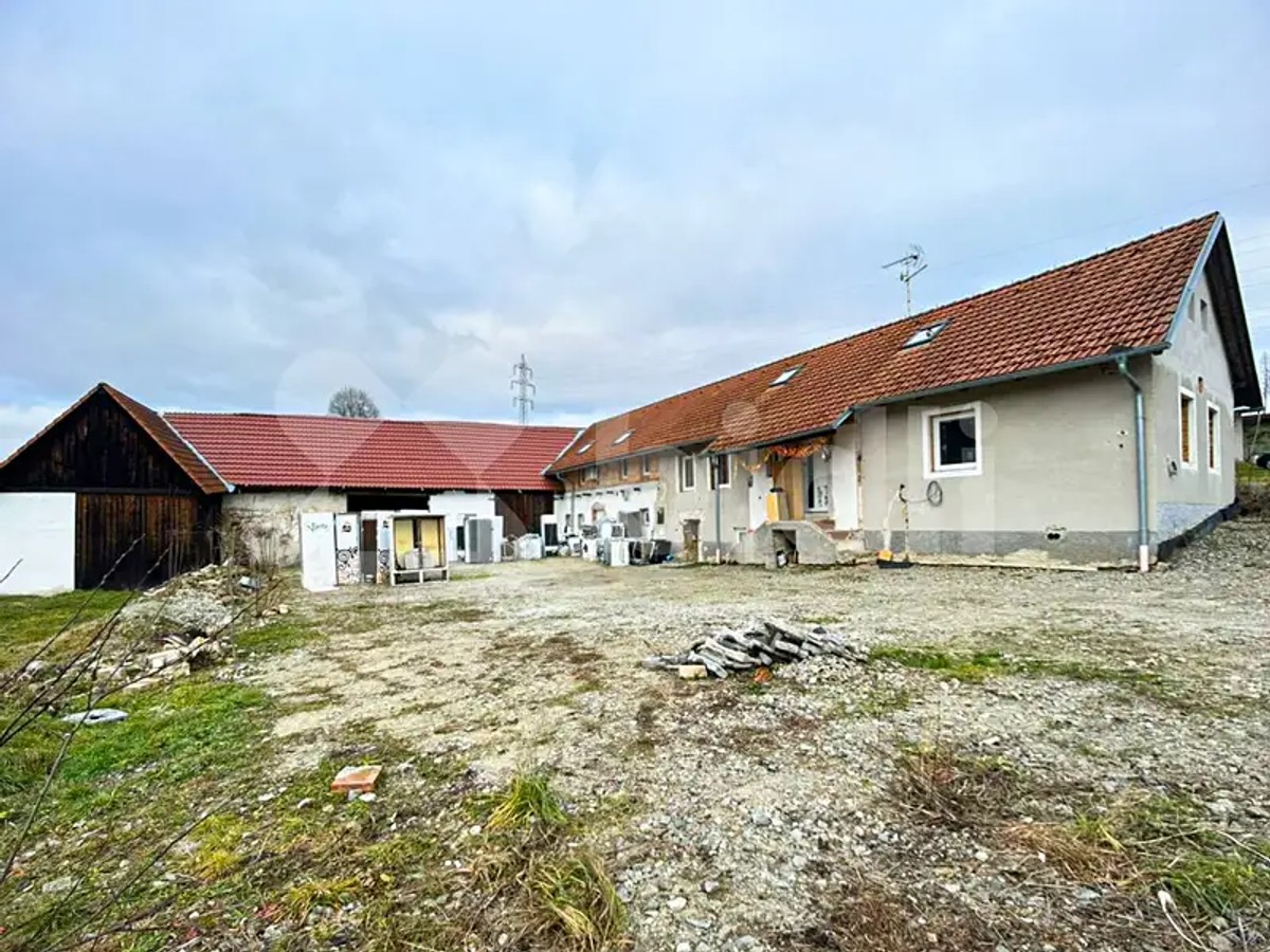 Prodej domu 300 m², pozemek 1690 m²