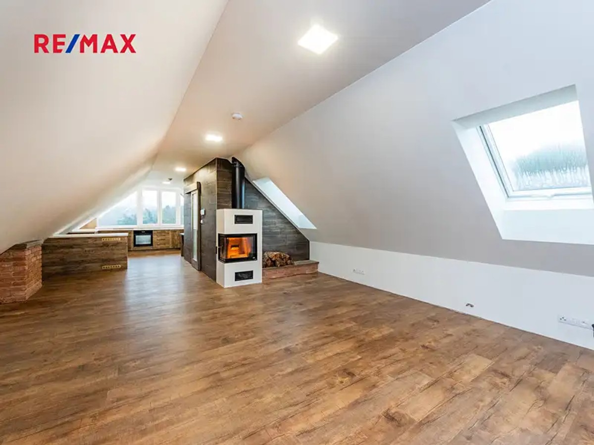 Prodej domu 382 m², pozemek 420 m²