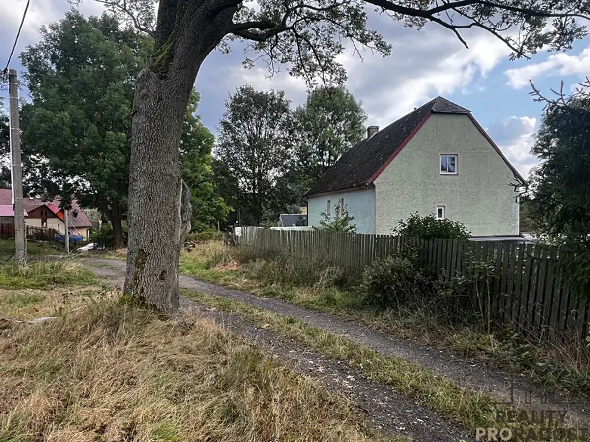 Prodej domu 374 m², pozemek 675 m²
