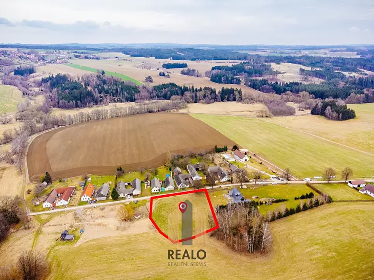Prodej stavebního pozemku 1400 m²