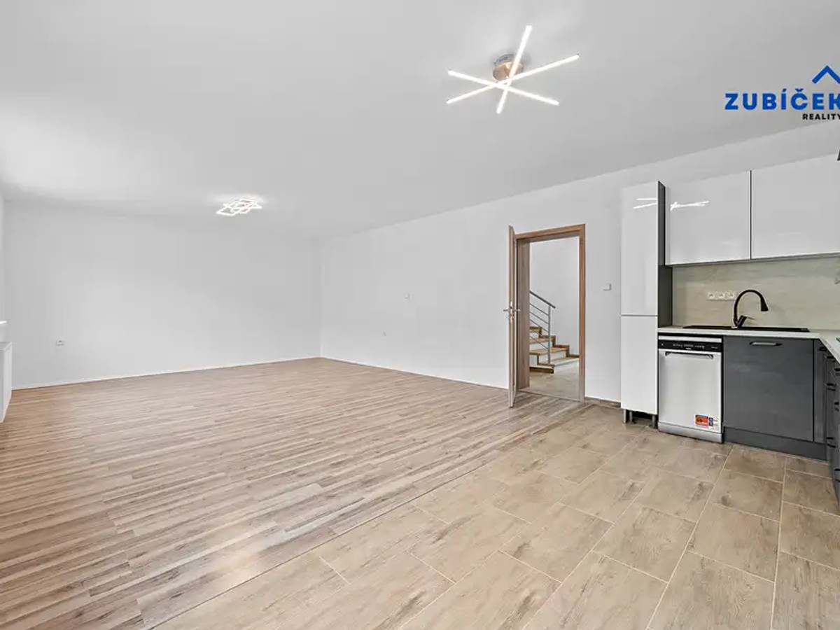 Prodej domu 350 m², pozemek 400 m²