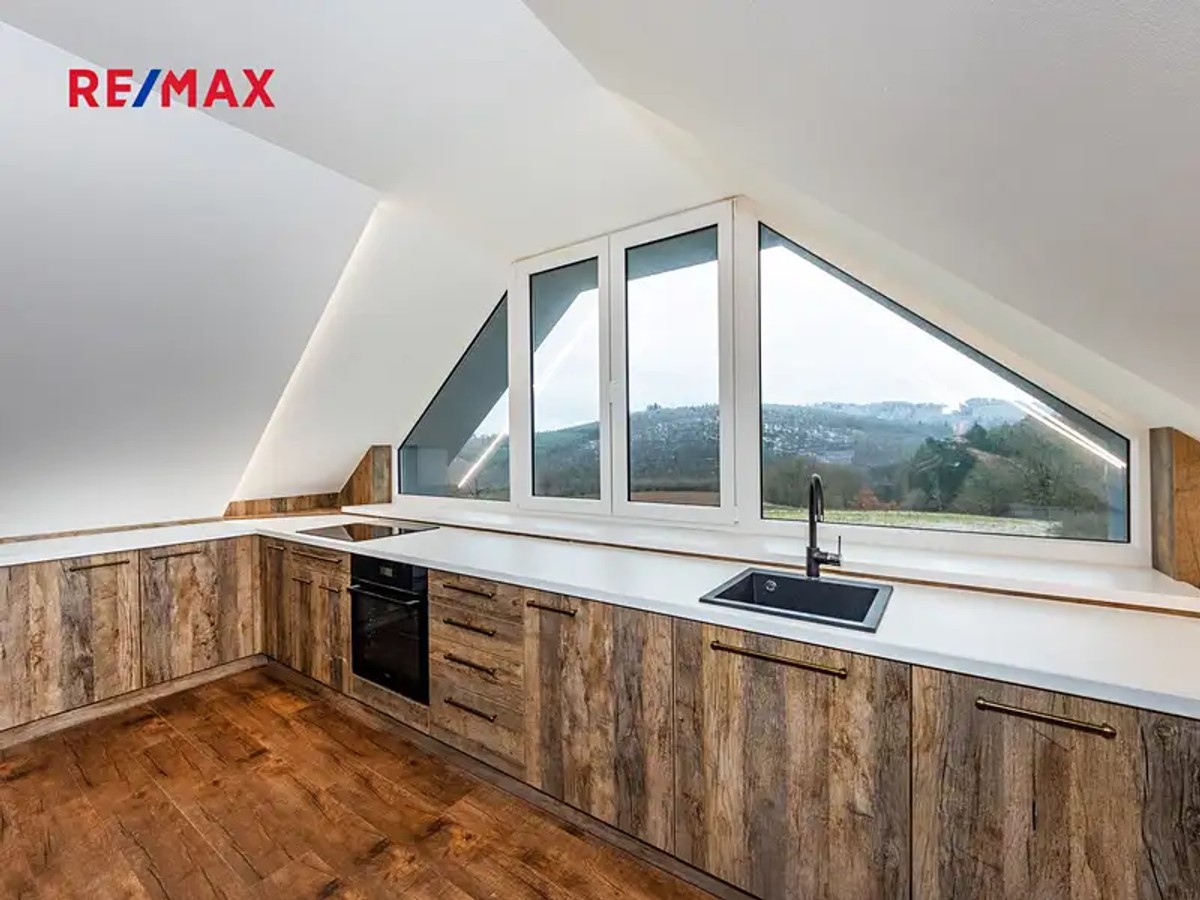 Prodej domu 382 m², pozemek 420 m²