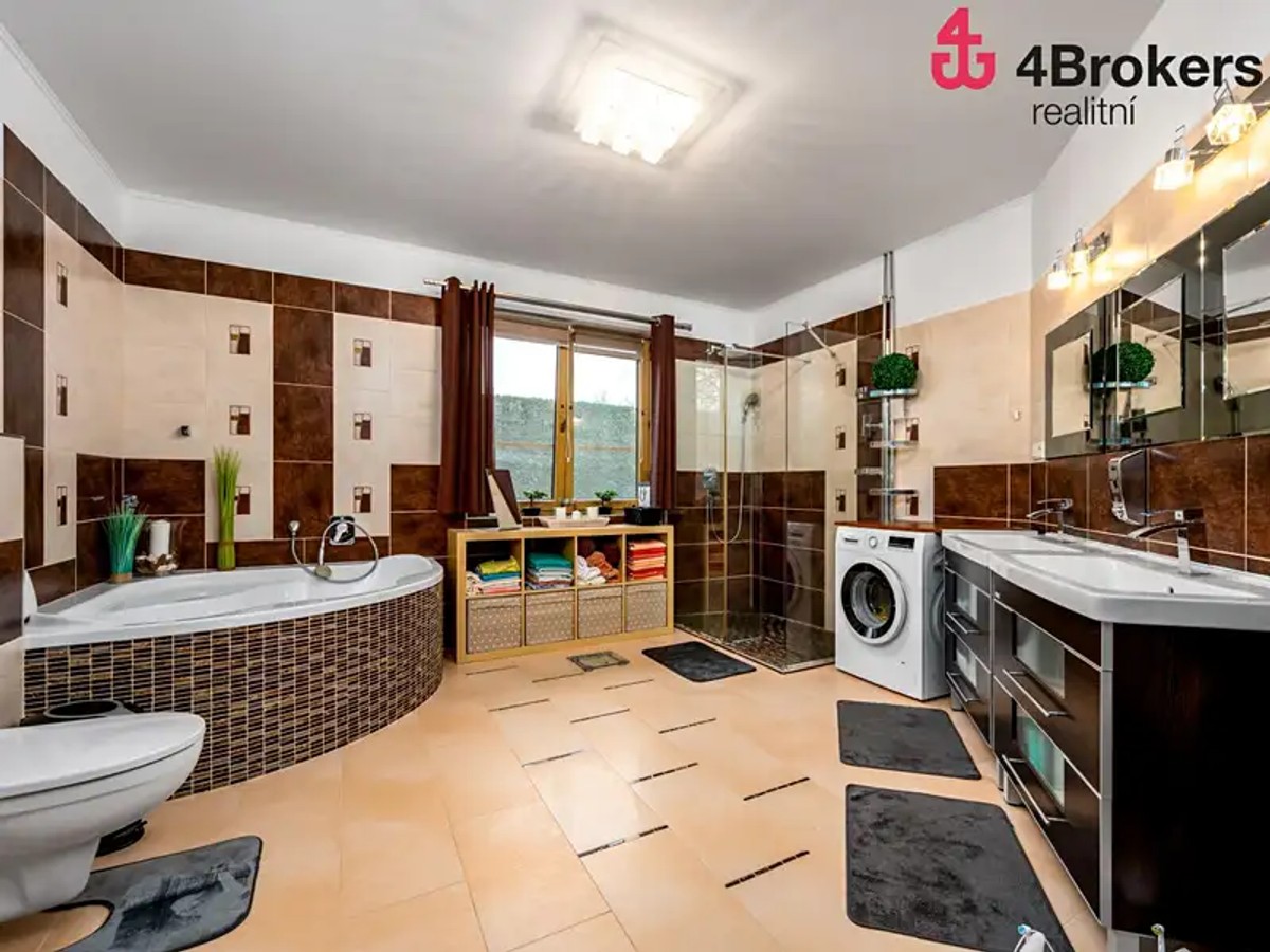 Prodej domu 250 m², pozemek 2816 m²