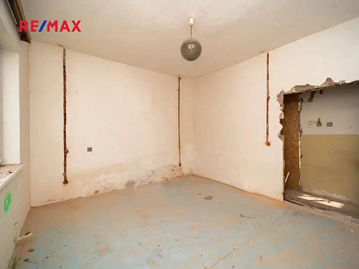 Prodej domu 105 m², pozemek 2002 m²