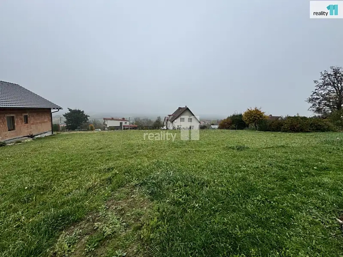 Prodej stavebního pozemku 1200 m²