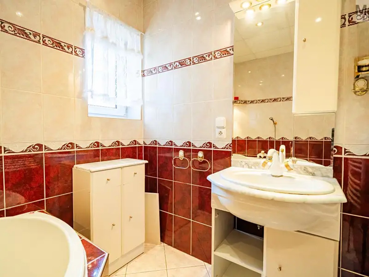Prodej domu 180 m², pozemek 811 m²