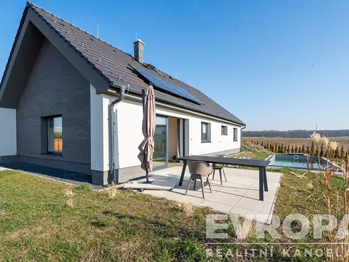 Prodej domu 100 m², pozemek 990 m²