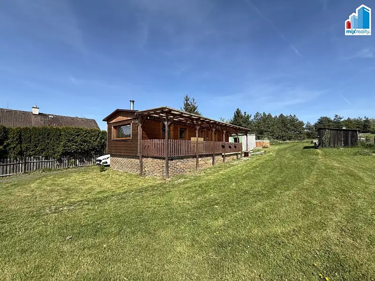 Prodej stavebního pozemku 2561 m²