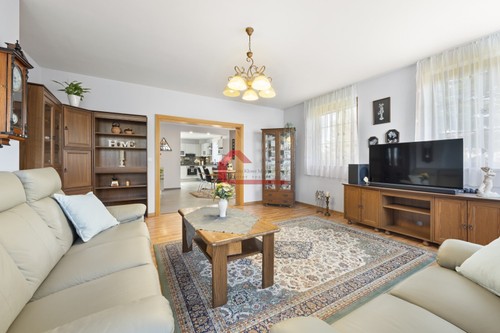 Prodaný dům 244 m², pozemek 965 m²