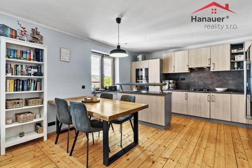 Prodej domu 210 m², pozemek 704 m²