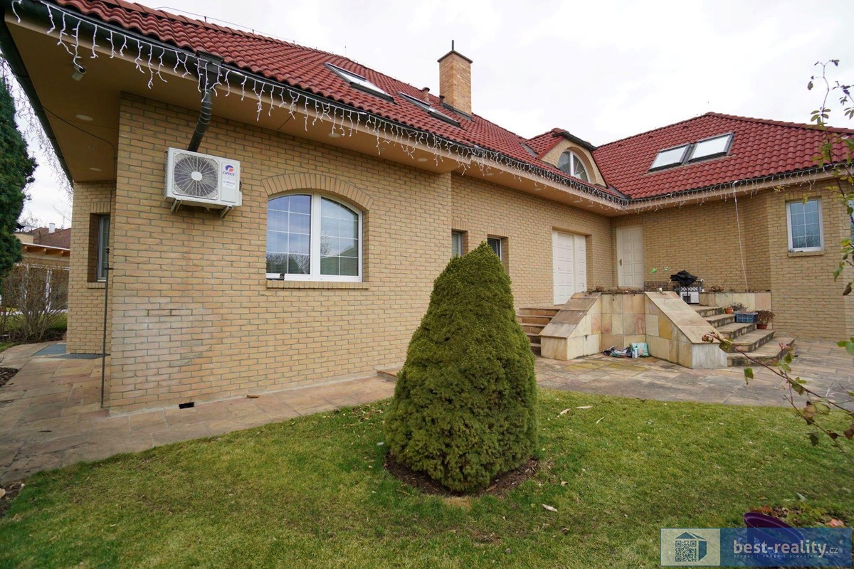 Prodej domu 676 m², pozemek 2737 m²