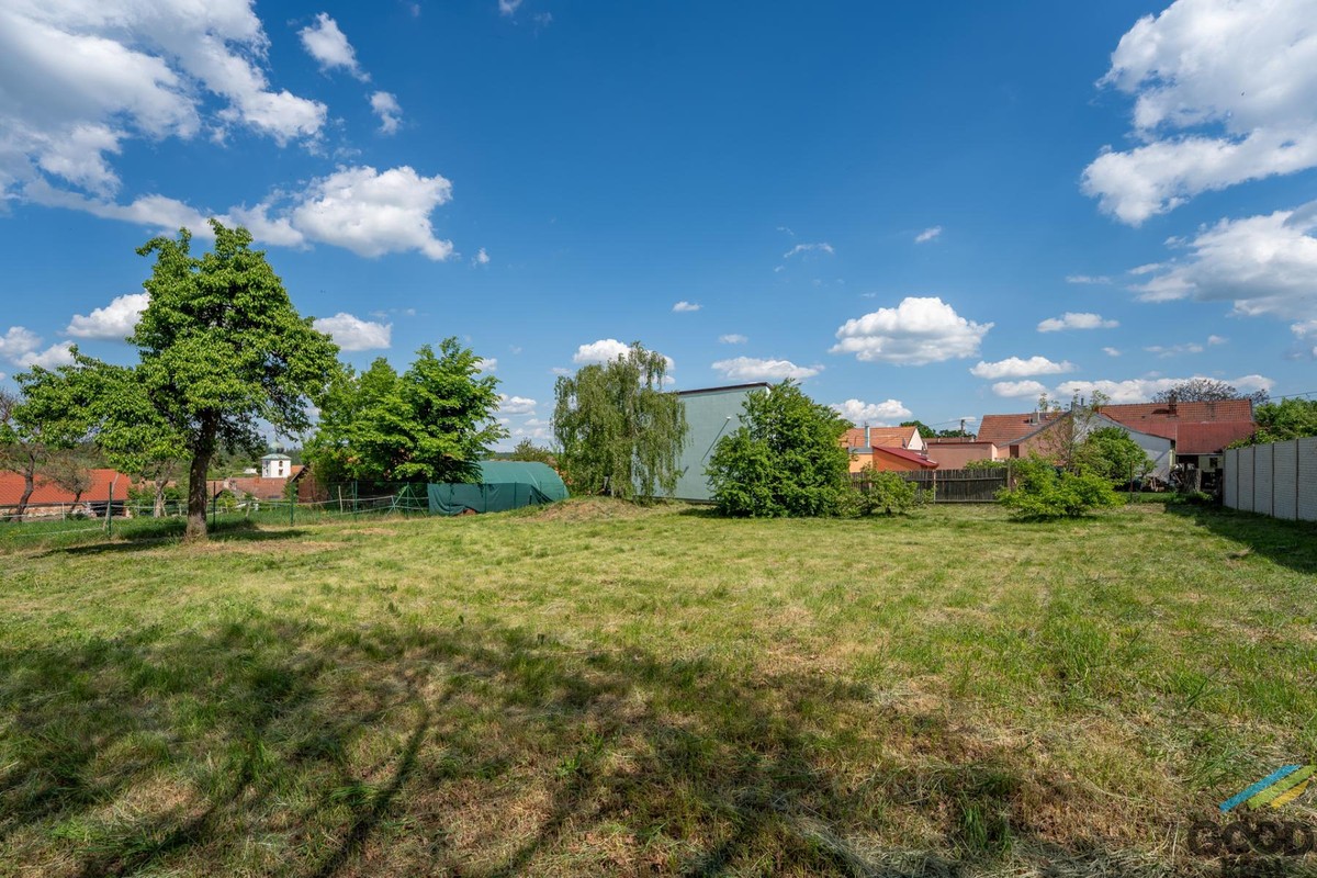 Prodej stavebního pozemku 996 m²