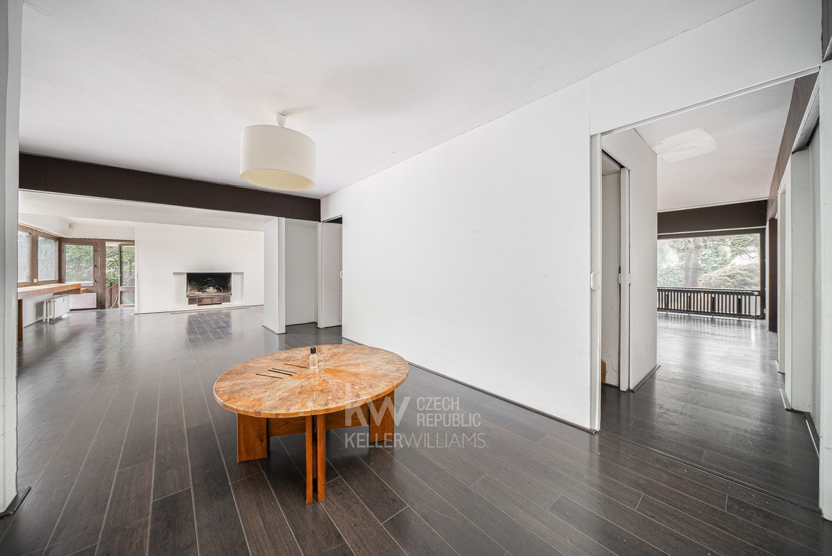 Prodej vily 747 m², pozemek 933 m²