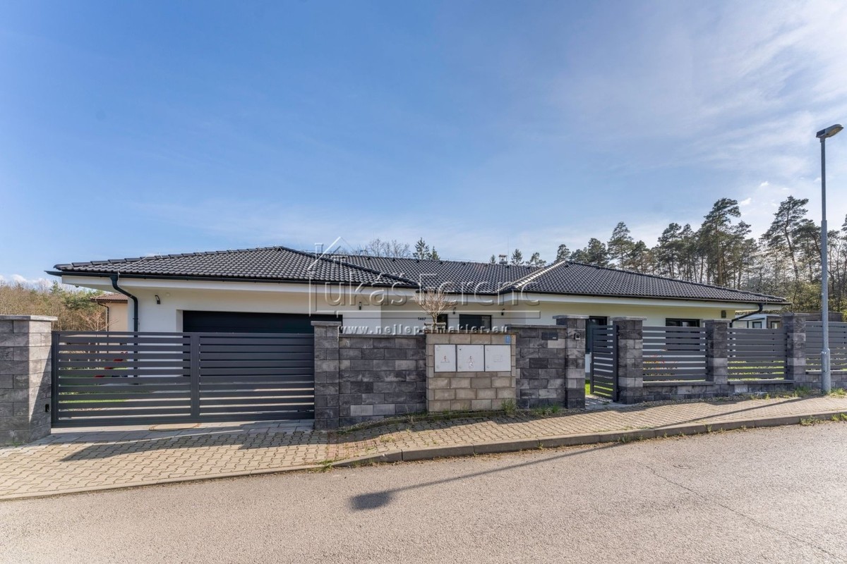 Prodej domu 221 m², pozemek 1950 m²
