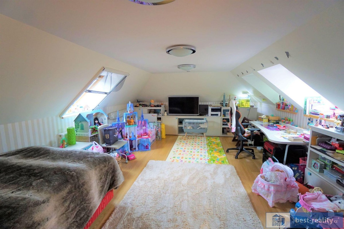 Prodej domu 676 m², pozemek 2737 m²