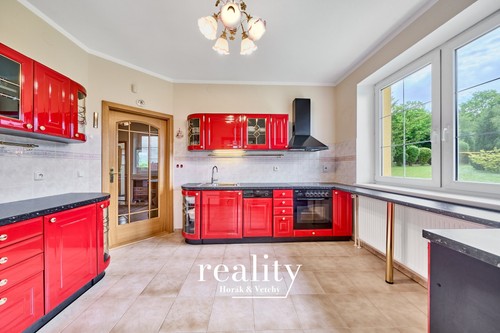 Prodaný dům 322 m², pozemek 9361 m²