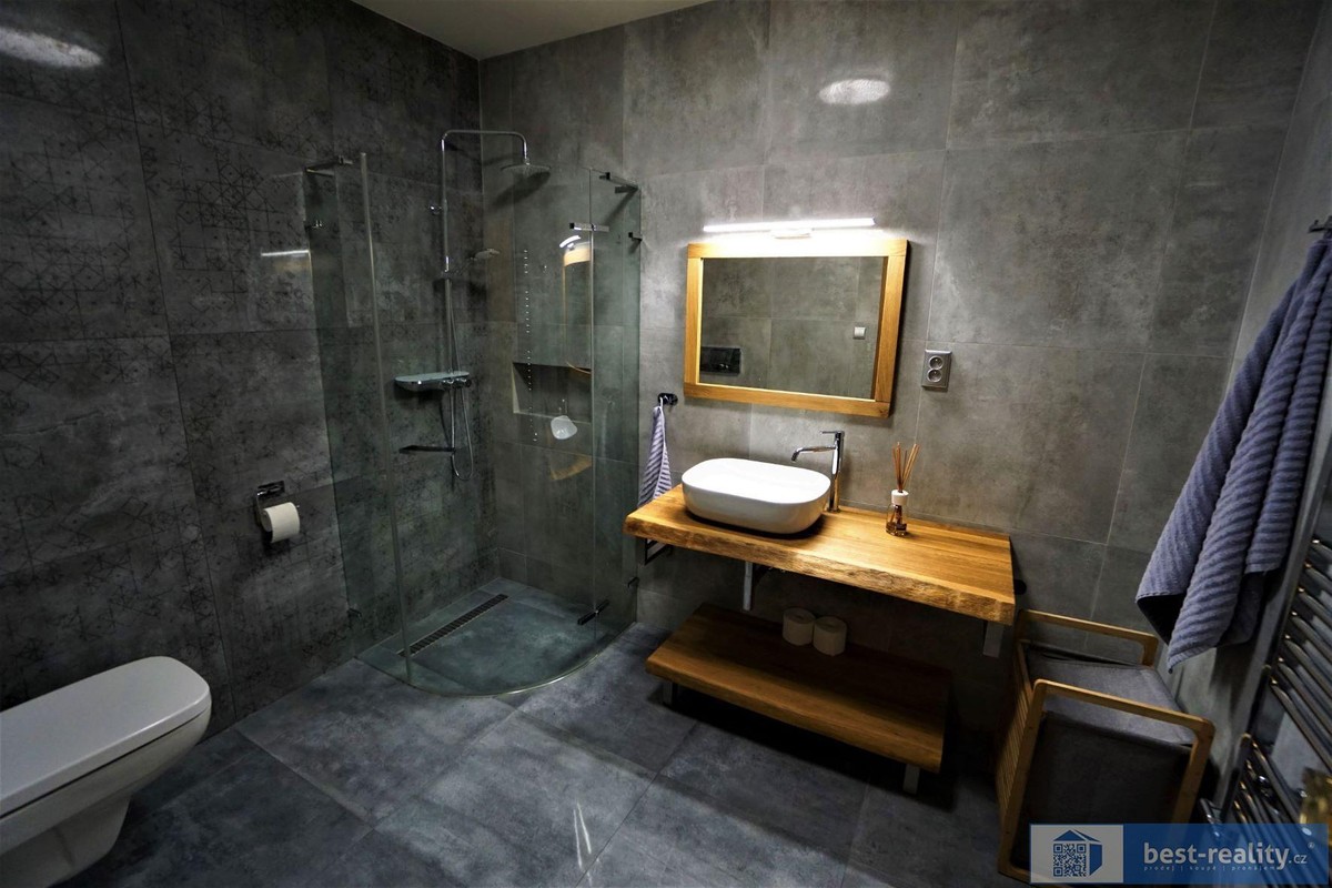 Prodej domu 676 m², pozemek 2737 m²