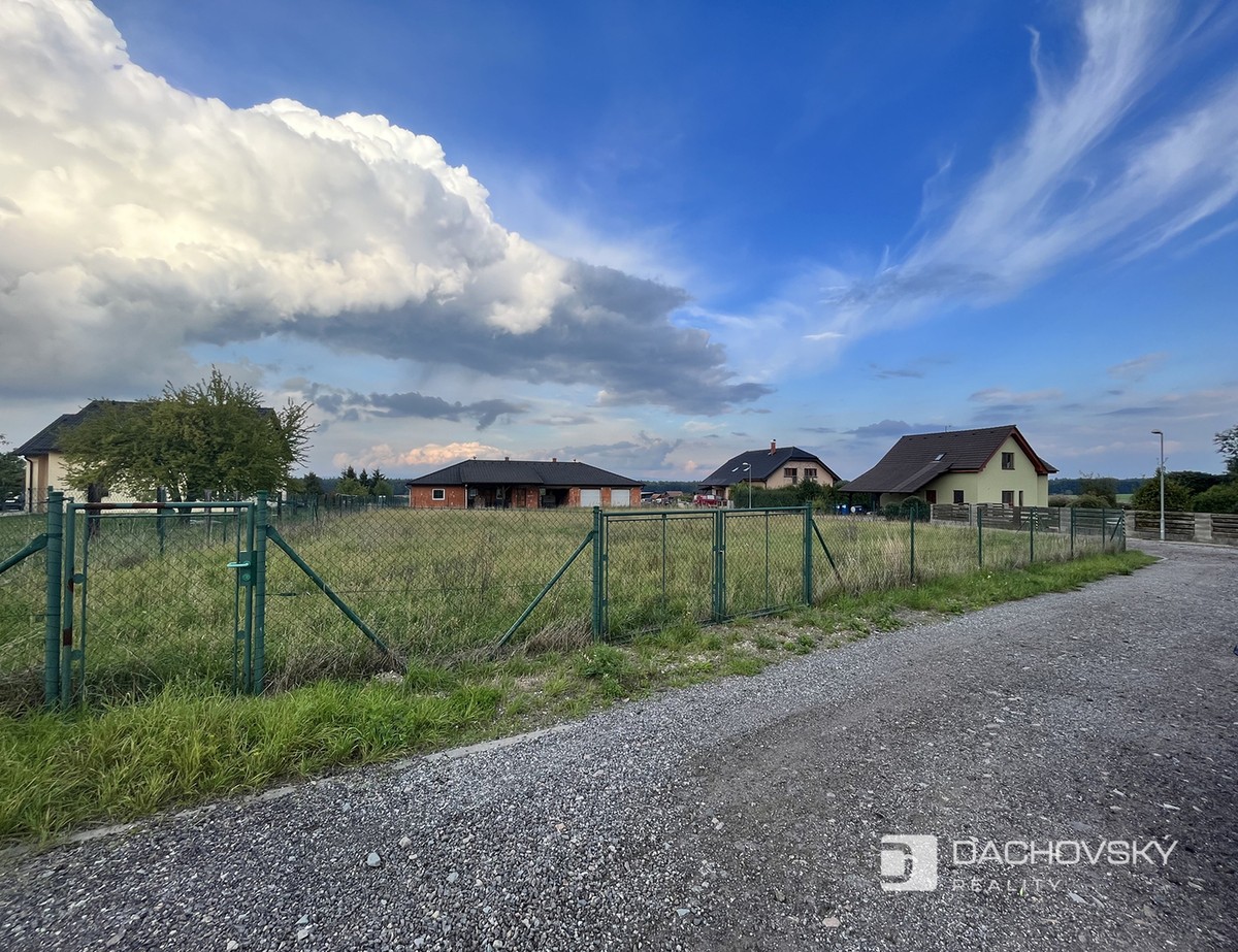 Prodej stavebního pozemku 1265 m²