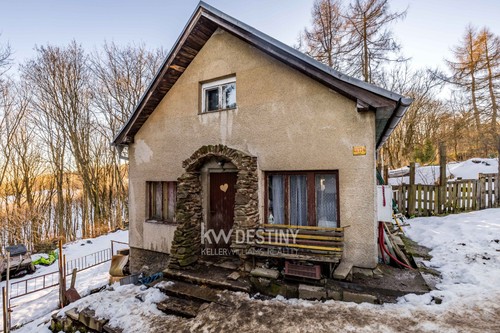 Prodaná chata 111 m², pozemek 305 m²