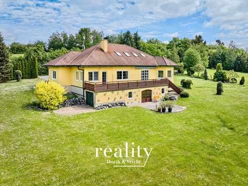 Prodaný dům 322 m², pozemek 9361 m²
