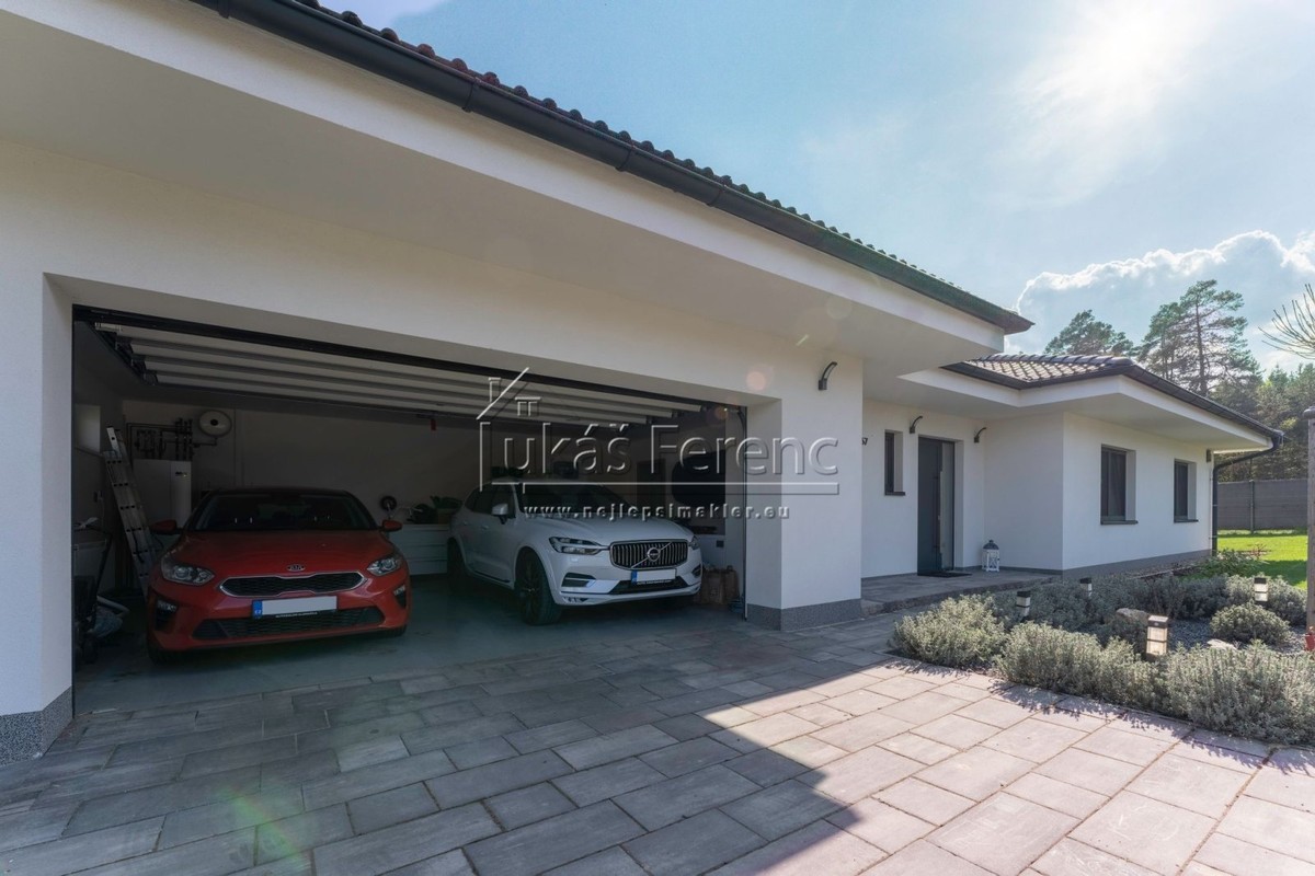 Prodej domu 221 m², pozemek 1950 m²