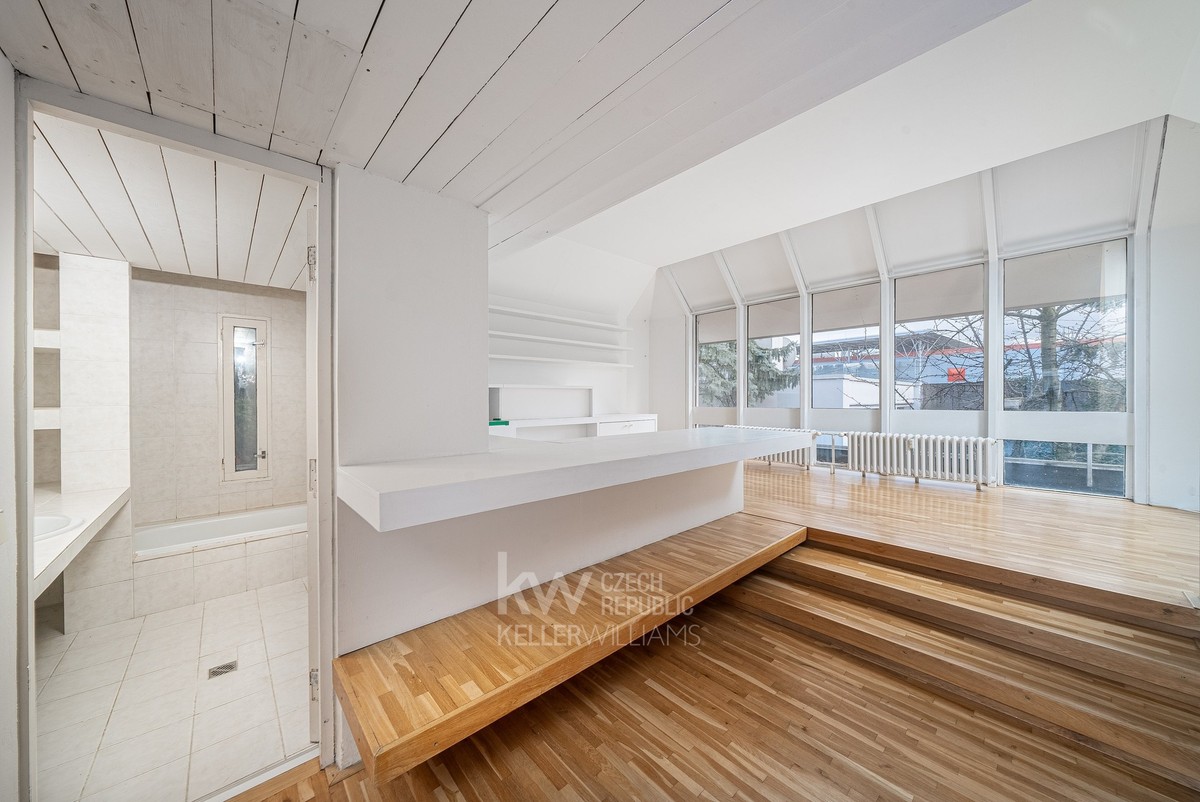 Prodej vily 747 m², pozemek 933 m²