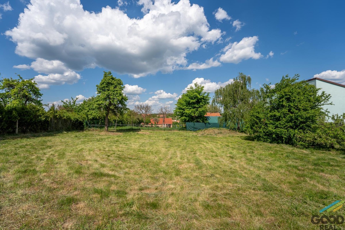 Prodej stavebního pozemku 996 m²