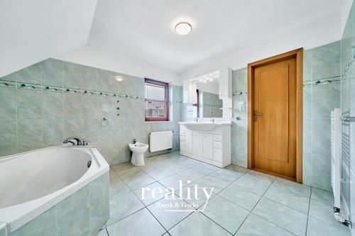 Prodaný dům 280 m², pozemek 764 m²