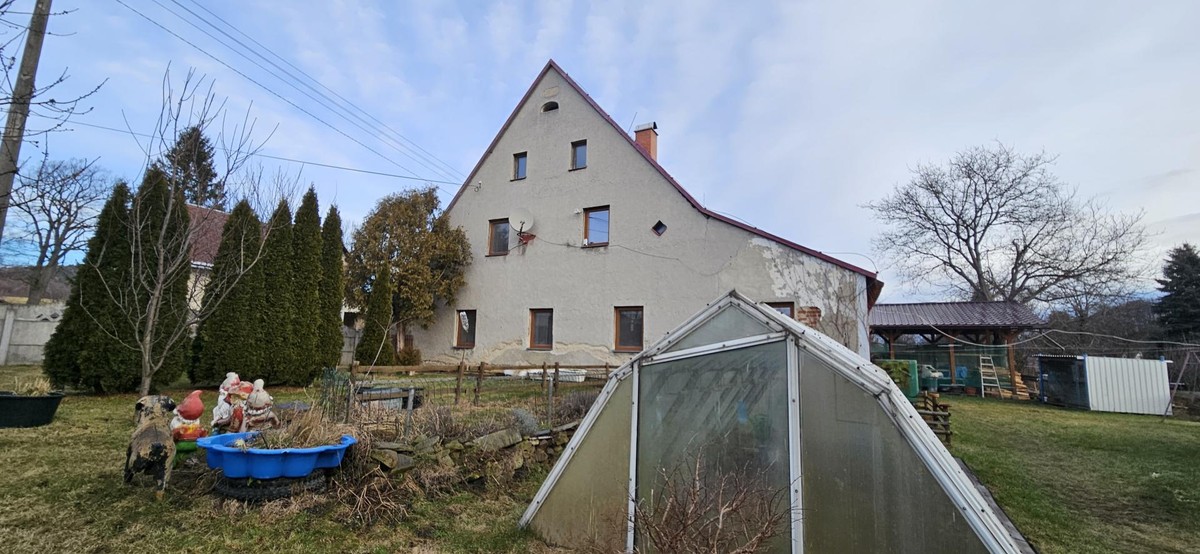 Prodej domu 326 m², pozemek 1175 m²