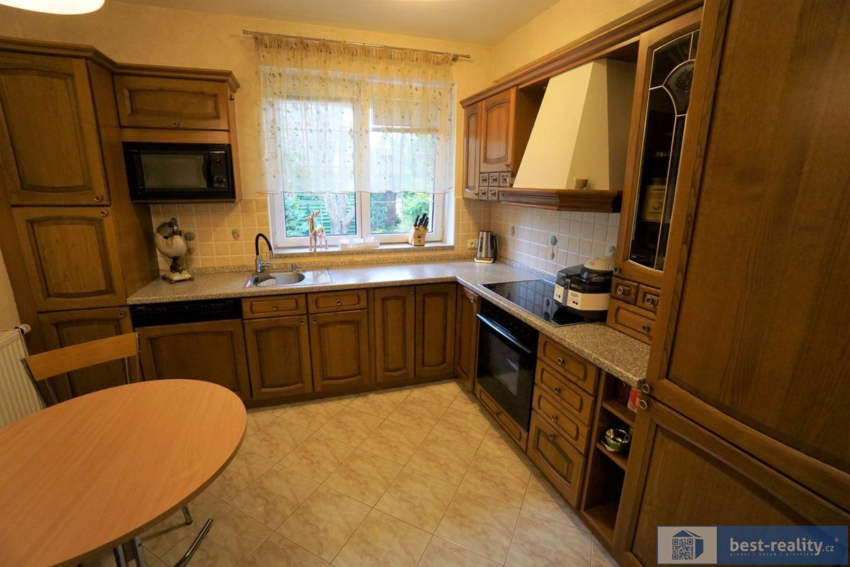 Prodej domu 676 m², pozemek 2737 m²