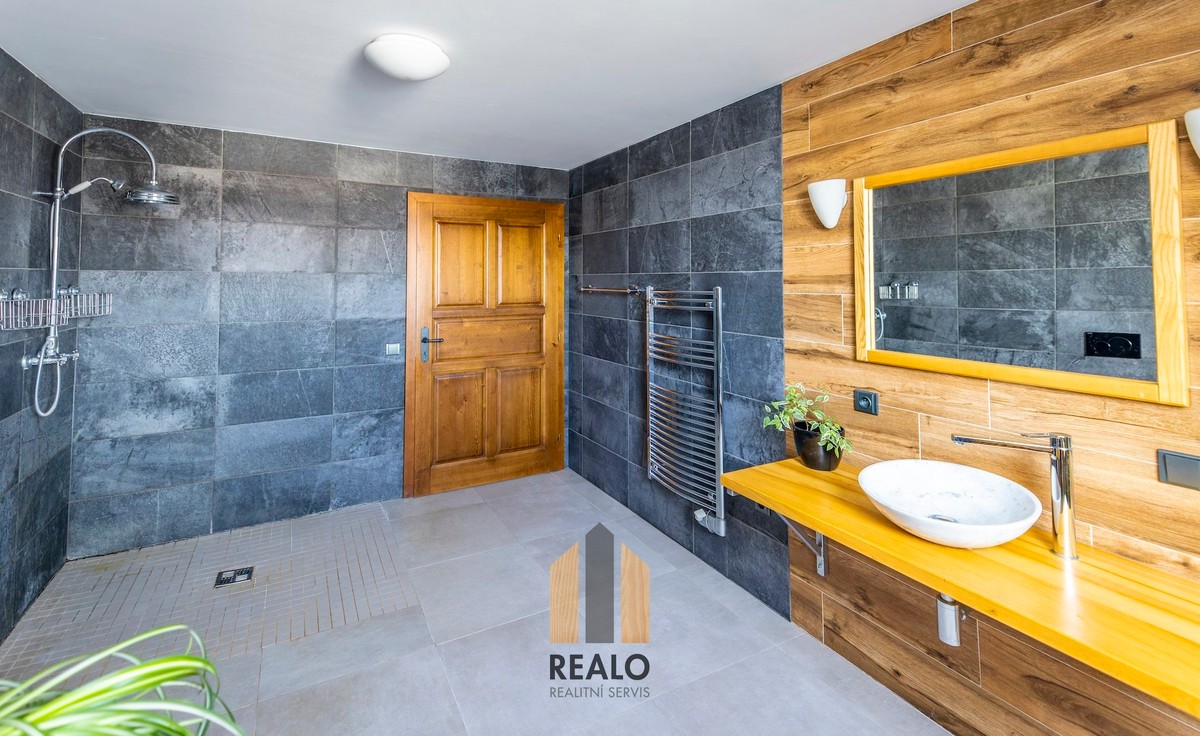 Prodej chalupy 399 m², pozemek 6536 m²