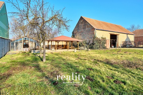 Prodej zemědělské usedlosti 500 m², pozemek 11645 m²