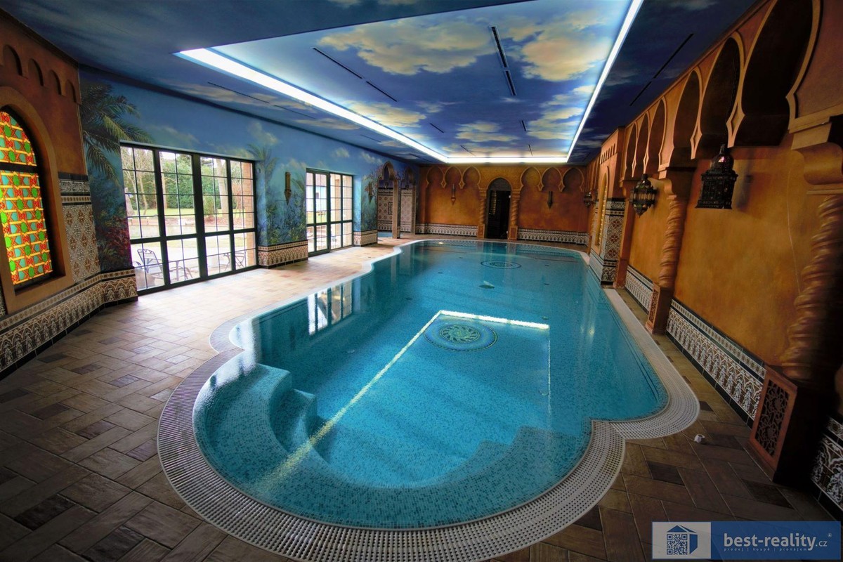 Prodej domu 676 m², pozemek 2737 m²