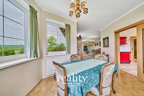Prodaný dům 322 m², pozemek 9361 m²