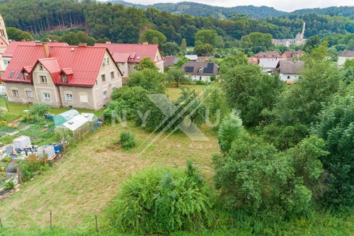 Prodej stavebního pozemku 1693 m²