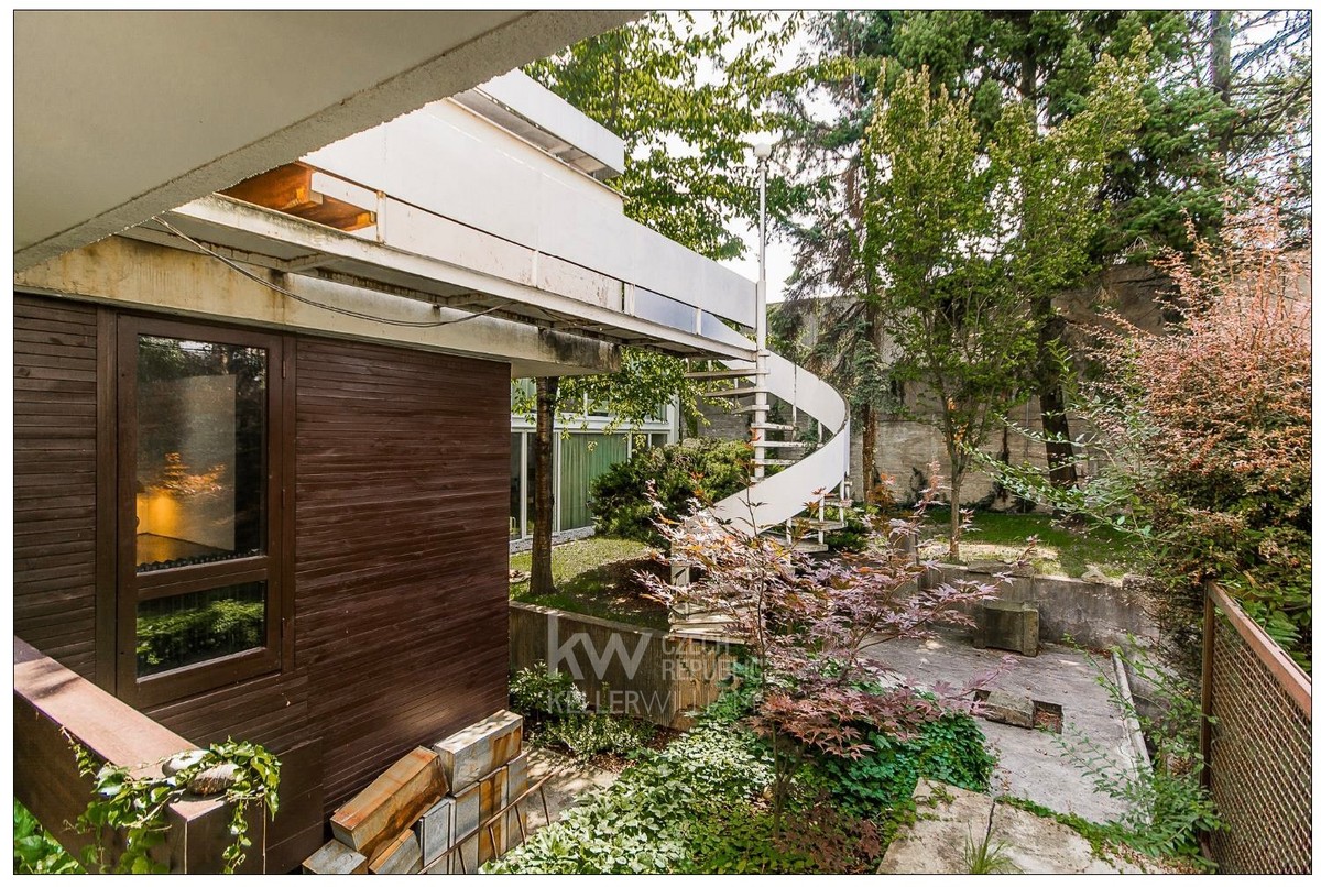 Prodej vily 747 m², pozemek 933 m²