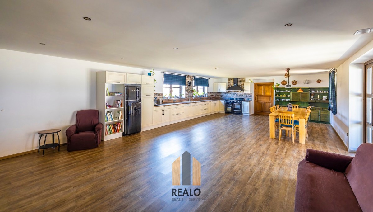 Prodej chalupy 399 m², pozemek 6536 m²